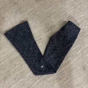 Alo Yoga Mini Flare - low rise,  XXS